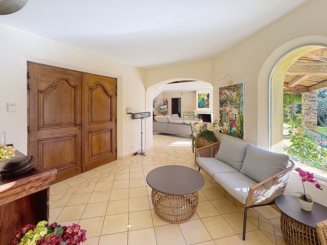 Maison à vendre - 6 pièces - 200 m2 - Cavalaire Sur Mer - 83 - PROVENCE-ALPES-COTE-D-AZUR