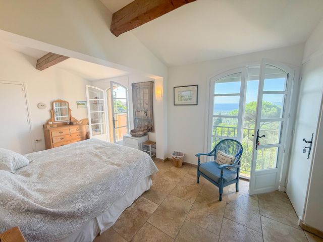 Maison à vendre - 7 pièces - 160 m2 - La Croix Valmer - 83 - PROVENCE-ALPES-COTE-D-AZUR