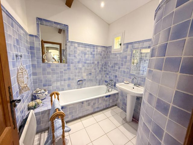 Maison à vendre - 7 pièces - 160 m2 - La Croix Valmer - 83 - PROVENCE-ALPES-COTE-D-AZUR