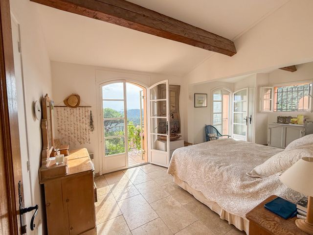 Maison à vendre - 7 pièces - 160 m2 - La Croix Valmer - 83 - PROVENCE-ALPES-COTE-D-AZUR