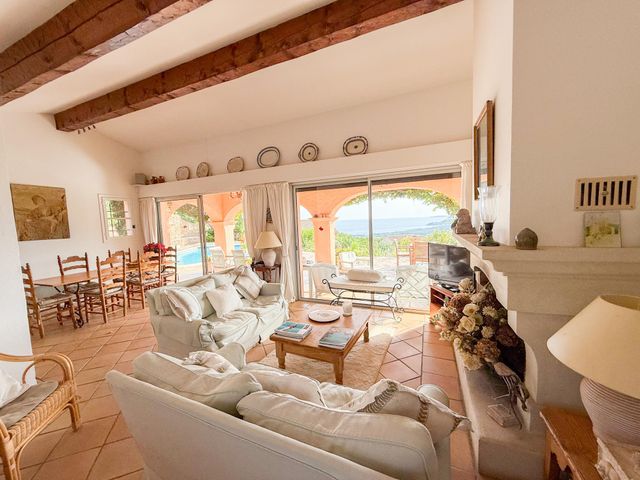 Maison à vendre - 7 pièces - 160 m2 - La Croix Valmer - 83 - PROVENCE-ALPES-COTE-D-AZUR