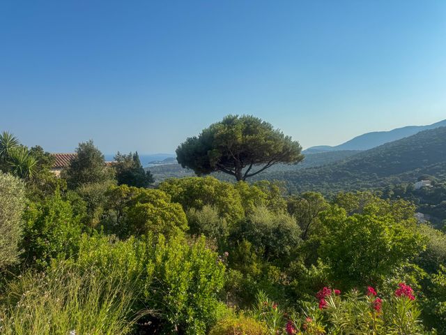 Maison à vendre - 7 pièces - 160 m2 - La Croix Valmer - 83 - PROVENCE-ALPES-COTE-D-AZUR