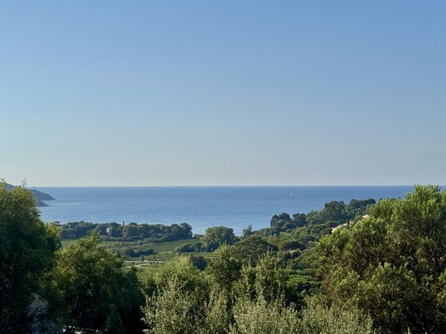 Maison &agrave; vendre - 4 pi&egrave;ces - 213 m2 - La Croix Valmer - 83 - PROVENCE-ALPES-COTE-D-AZUR