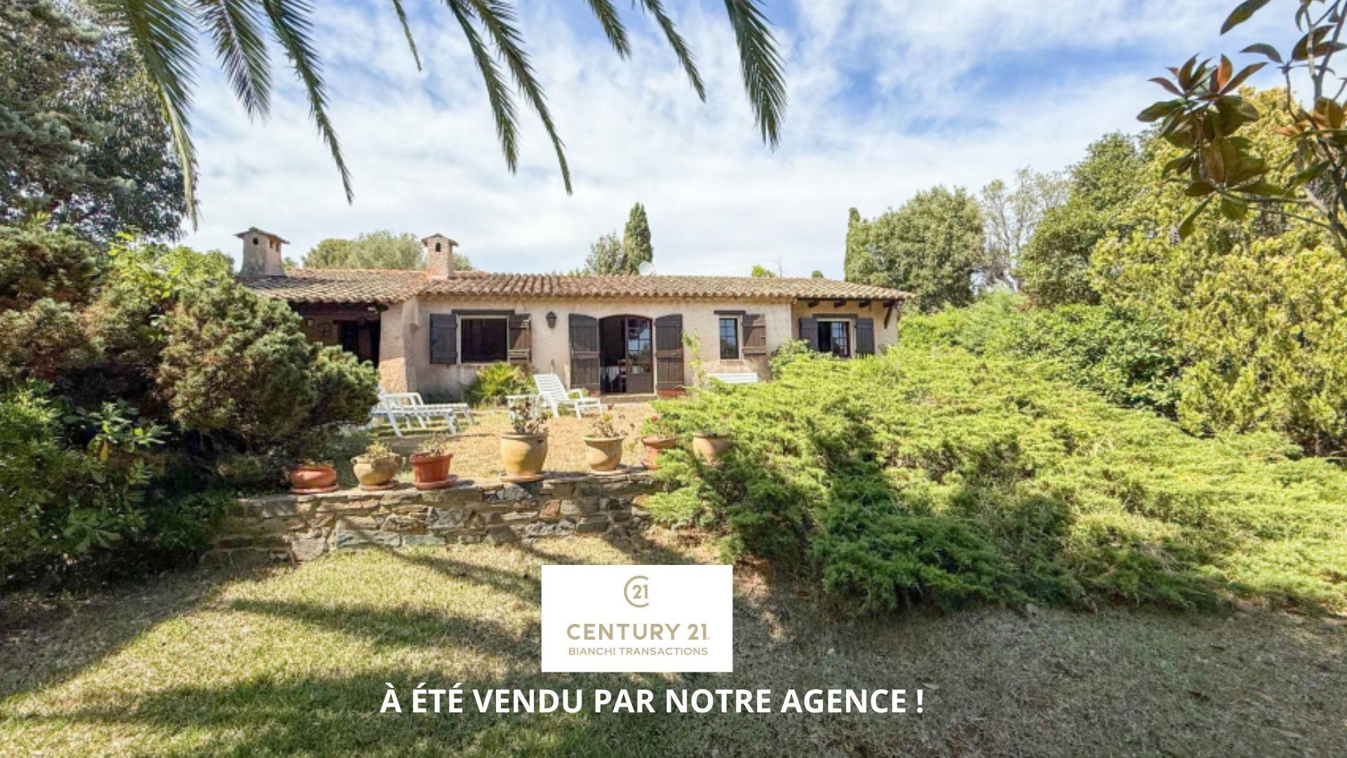 maison  - LA CROIX VALMER- 83