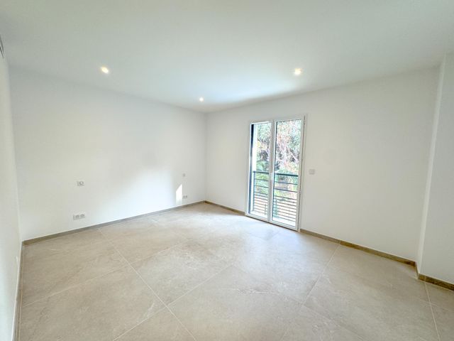 Maison à vendre - 5 pièces - 152 m2 - Cavalaire Sur Mer - 83 - PROVENCE-ALPES-COTE-D-AZUR