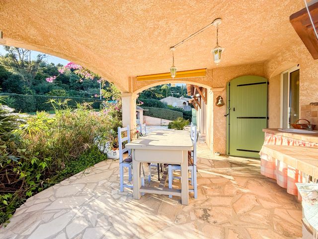 Maison &agrave; vendre - 7 pi&egrave;ces - 242 m2 - Cavalaire Sur Mer - 83 - PROVENCE-ALPES-COTE-D-AZUR