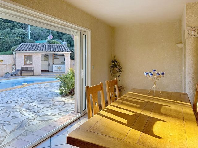 Maison &agrave; vendre - 7 pi&egrave;ces - 242 m2 - Cavalaire Sur Mer - 83 - PROVENCE-ALPES-COTE-D-AZUR