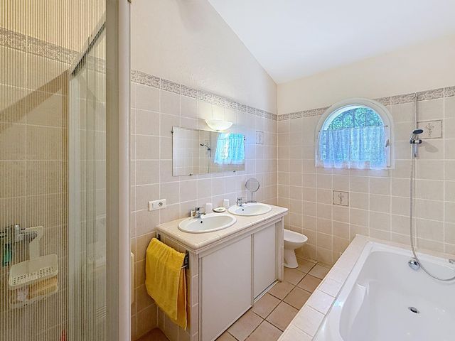 Maison &agrave; vendre - 7 pi&egrave;ces - 242 m2 - Cavalaire Sur Mer - 83 - PROVENCE-ALPES-COTE-D-AZUR