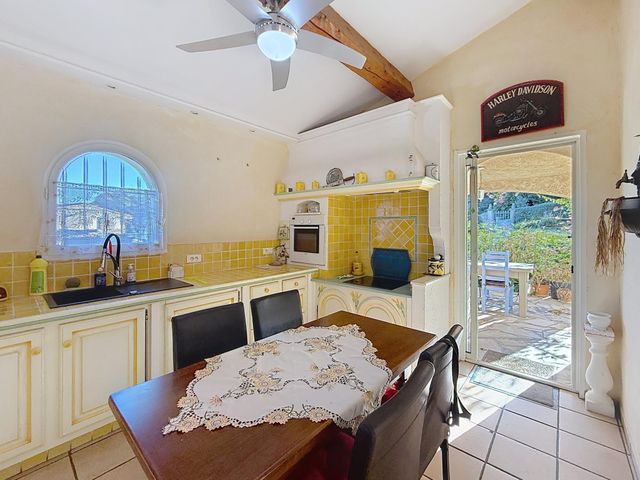 Maison &agrave; vendre - 7 pi&egrave;ces - 242 m2 - Cavalaire Sur Mer - 83 - PROVENCE-ALPES-COTE-D-AZUR