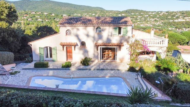 Maison &agrave; vendre - 7 pi&egrave;ces - 242 m2 - Cavalaire Sur Mer - 83 - PROVENCE-ALPES-COTE-D-AZUR