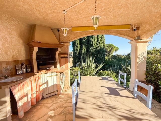 Maison &agrave; vendre - 7 pi&egrave;ces - 242 m2 - Cavalaire Sur Mer - 83 - PROVENCE-ALPES-COTE-D-AZUR