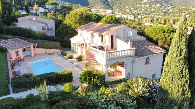Maison &agrave; vendre - 7 pi&egrave;ces - 242 m2 - Cavalaire Sur Mer - 83 - PROVENCE-ALPES-COTE-D-AZUR