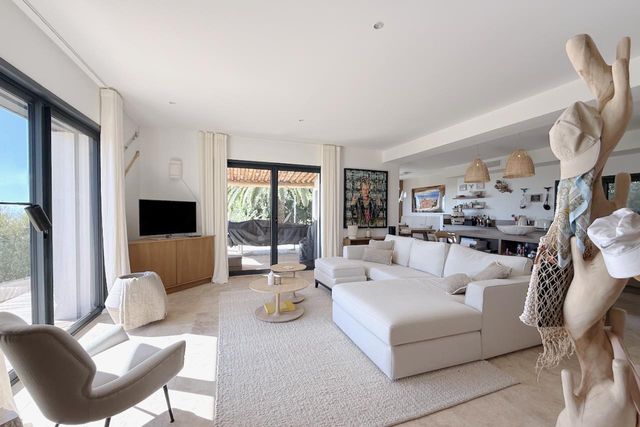 Maison &agrave; vendre - 5 pi&egrave;ces - 135 m2 - La Croix Valmer - 83 - PROVENCE-ALPES-COTE-D-AZUR