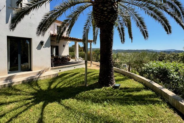 Maison &agrave; vendre - 5 pi&egrave;ces - 135 m2 - La Croix Valmer - 83 - PROVENCE-ALPES-COTE-D-AZUR