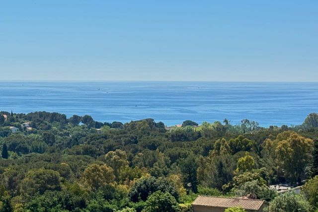 Maison &agrave; vendre - 5 pi&egrave;ces - 135 m2 - La Croix Valmer - 83 - PROVENCE-ALPES-COTE-D-AZUR