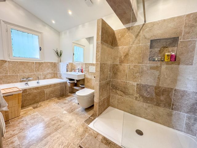 Maison &agrave; vendre - 5 pi&egrave;ces - 142 m2 - La Croix Valmer - 83 - PROVENCE-ALPES-COTE-D-AZUR