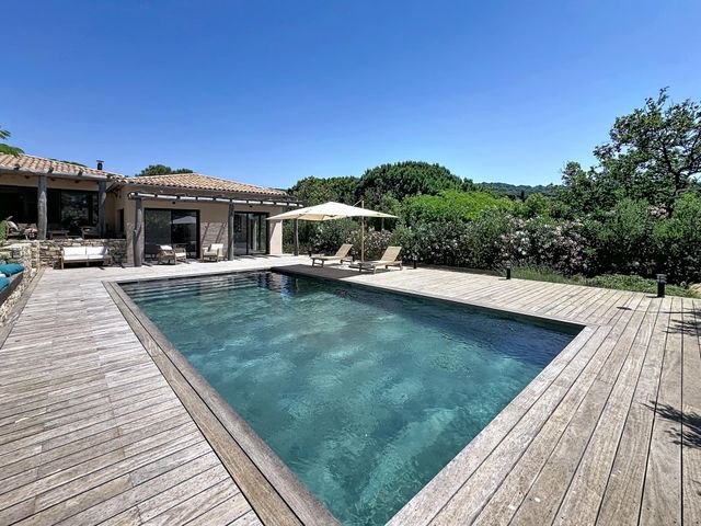 Maison &agrave; vendre - 7 pi&egrave;ces - 250 m2 - La Croix Valmer - 83 - PROVENCE-ALPES-COTE-D-AZUR