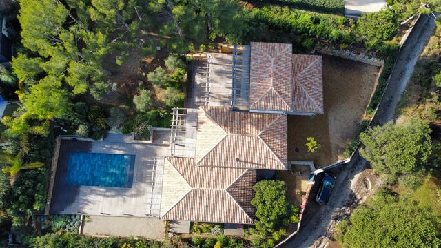 Maison à vendre - 7 pièces - 250 m2 - La Croix Valmer - 83 - PROVENCE-ALPES-COTE-D-AZUR