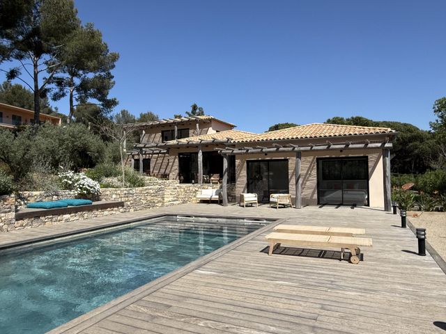 Maison &agrave; vendre - 7 pi&egrave;ces - 250 m2 - La Croix Valmer - 83 - PROVENCE-ALPES-COTE-D-AZUR