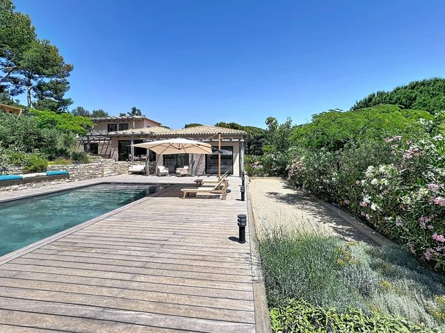 Maison &agrave; vendre - 7 pi&egrave;ces - 250 m2 - La Croix Valmer - 83 - PROVENCE-ALPES-COTE-D-AZUR
