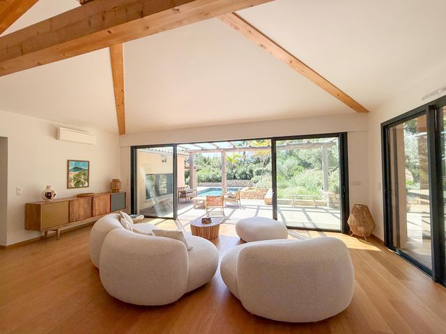 Maison &agrave; vendre - 7 pi&egrave;ces - 250 m2 - La Croix Valmer - 83 - PROVENCE-ALPES-COTE-D-AZUR