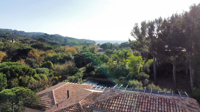 Maison à vendre - 7 pièces - 250 m2 - La Croix Valmer - 83 - PROVENCE-ALPES-COTE-D-AZUR