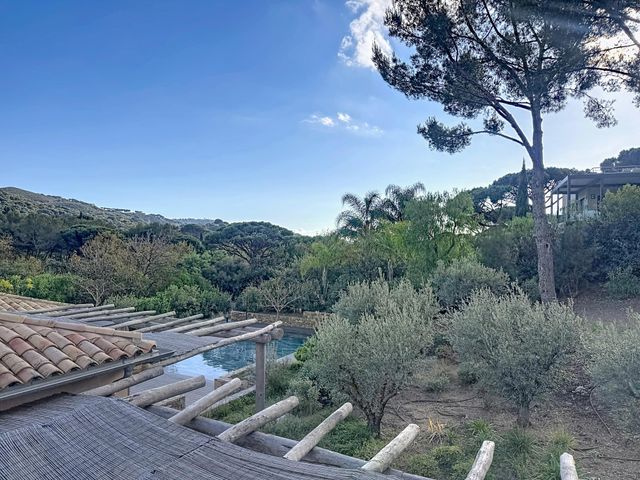 Maison à vendre - 7 pièces - 250 m2 - La Croix Valmer - 83 - PROVENCE-ALPES-COTE-D-AZUR