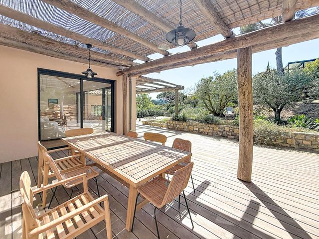 Maison &agrave; vendre - 7 pi&egrave;ces - 250 m2 - La Croix Valmer - 83 - PROVENCE-ALPES-COTE-D-AZUR