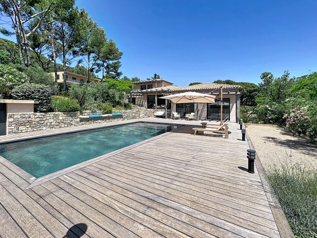 Maison &agrave; vendre - 7 pi&egrave;ces - 250 m2 - La Croix Valmer - 83 - PROVENCE-ALPES-COTE-D-AZUR
