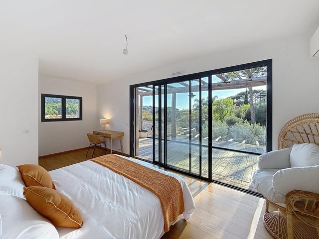 Maison &agrave; vendre - 7 pi&egrave;ces - 250 m2 - La Croix Valmer - 83 - PROVENCE-ALPES-COTE-D-AZUR