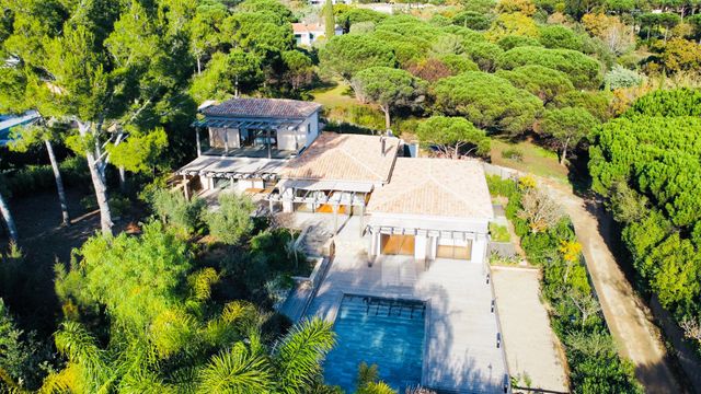 Maison à vendre - 7 pièces - 250 m2 - La Croix Valmer - 83 - PROVENCE-ALPES-COTE-D-AZUR