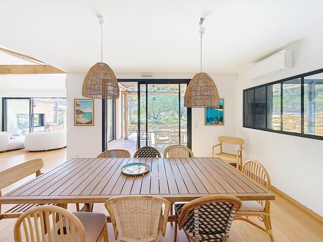 Maison &agrave; vendre - 7 pi&egrave;ces - 250 m2 - La Croix Valmer - 83 - PROVENCE-ALPES-COTE-D-AZUR