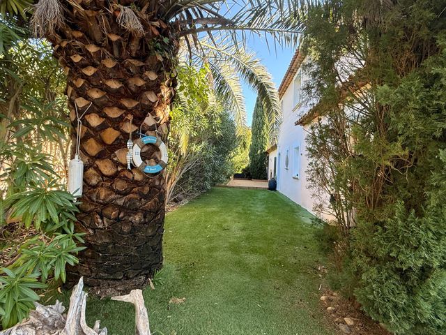 Maison &agrave; vendre - 5 pi&egrave;ces - 122 m2 - Cavalaire Sur Mer - 83 - PROVENCE-ALPES-COTE-D-AZUR