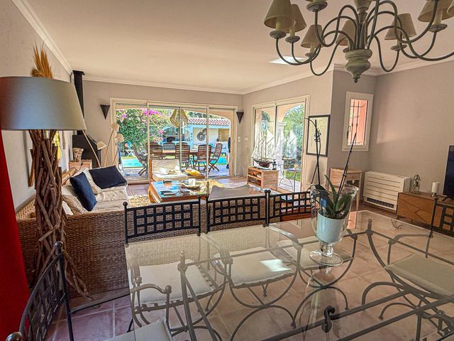 Maison &agrave; vendre - 5 pi&egrave;ces - 122 m2 - Cavalaire Sur Mer - 83 - PROVENCE-ALPES-COTE-D-AZUR