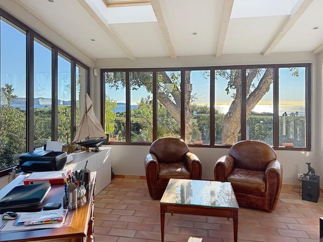 Maison &agrave; vendre - 5 pi&egrave;ces - 173 m2 - Cavalaire Sur Mer - 83 - PROVENCE-ALPES-COTE-D-AZUR