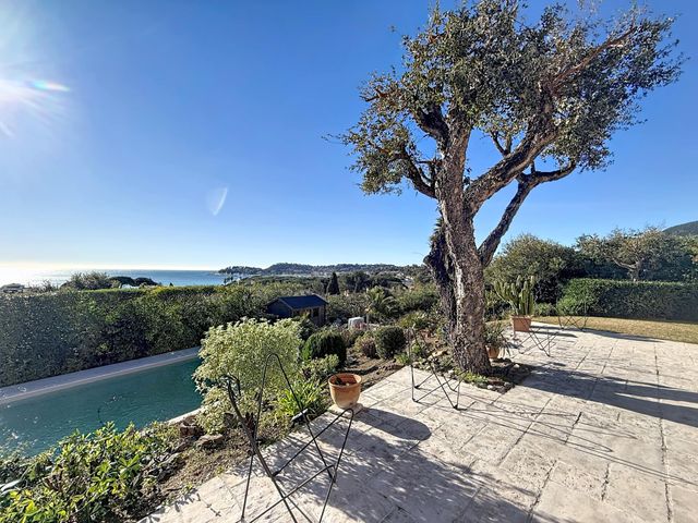 Maison &agrave; vendre - 5 pi&egrave;ces - 173 m2 - Cavalaire Sur Mer - 83 - PROVENCE-ALPES-COTE-D-AZUR