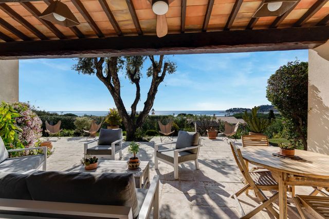 Maison &agrave; vendre - 5 pi&egrave;ces - 173 m2 - Cavalaire Sur Mer - 83 - PROVENCE-ALPES-COTE-D-AZUR