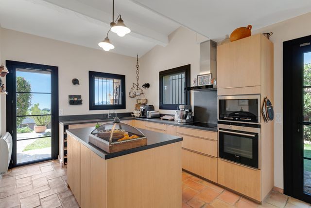 Maison &agrave; vendre - 5 pi&egrave;ces - 173 m2 - Cavalaire Sur Mer - 83 - PROVENCE-ALPES-COTE-D-AZUR