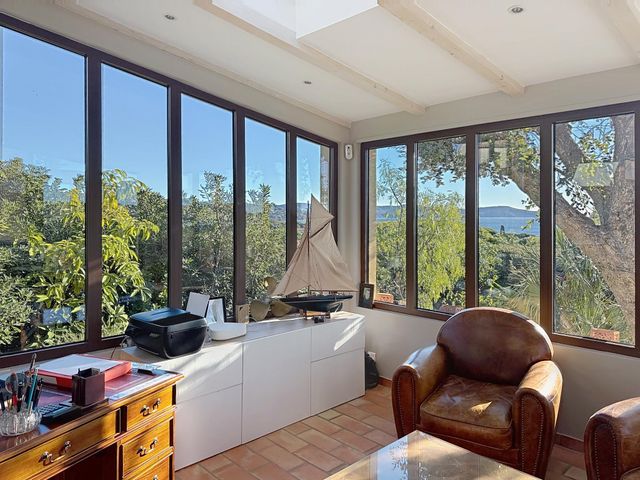 Maison &agrave; vendre - 5 pi&egrave;ces - 173 m2 - Cavalaire Sur Mer - 83 - PROVENCE-ALPES-COTE-D-AZUR