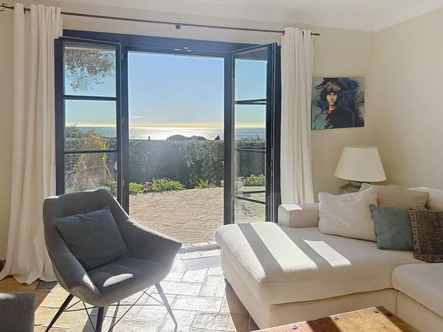 Maison &agrave; vendre - 5 pi&egrave;ces - 173 m2 - Cavalaire Sur Mer - 83 - PROVENCE-ALPES-COTE-D-AZUR