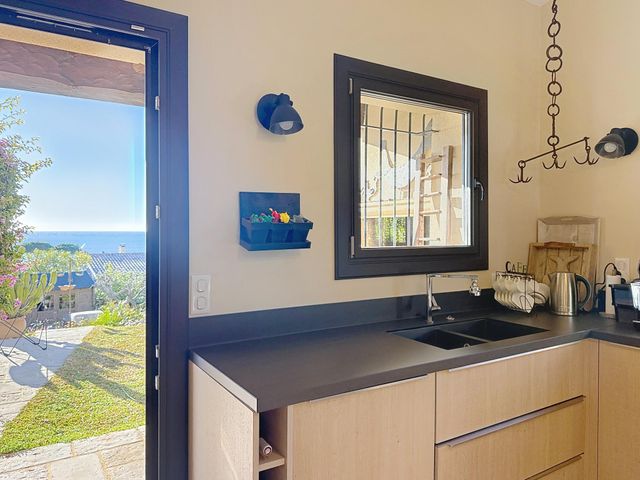 Maison &agrave; vendre - 5 pi&egrave;ces - 173 m2 - Cavalaire Sur Mer - 83 - PROVENCE-ALPES-COTE-D-AZUR