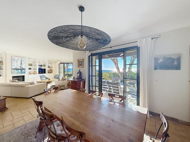 Maison &agrave; vendre - 5 pi&egrave;ces - 173 m2 - Cavalaire Sur Mer - 83 - PROVENCE-ALPES-COTE-D-AZUR