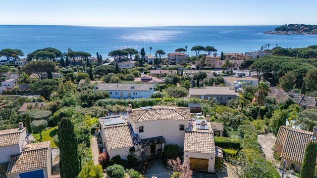 Maison &agrave; vendre - 5 pi&egrave;ces - 173 m2 - Cavalaire Sur Mer - 83 - PROVENCE-ALPES-COTE-D-AZUR