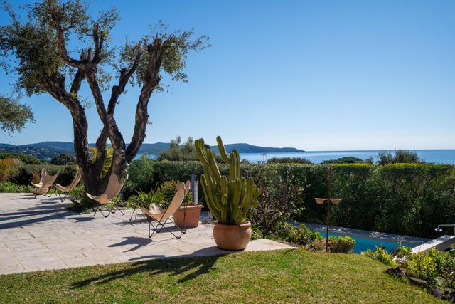 Maison &agrave; vendre - 5 pi&egrave;ces - 173 m2 - Cavalaire Sur Mer - 83 - PROVENCE-ALPES-COTE-D-AZUR