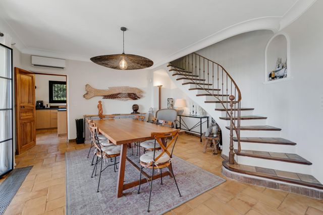 Maison &agrave; vendre - 5 pi&egrave;ces - 173 m2 - Cavalaire Sur Mer - 83 - PROVENCE-ALPES-COTE-D-AZUR