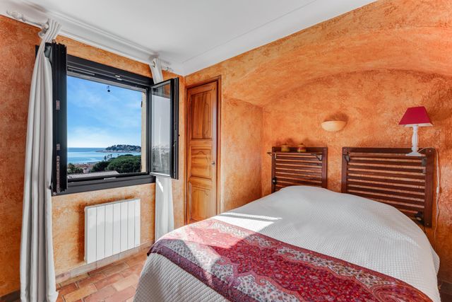 Maison &agrave; vendre - 5 pi&egrave;ces - 173 m2 - Cavalaire Sur Mer - 83 - PROVENCE-ALPES-COTE-D-AZUR