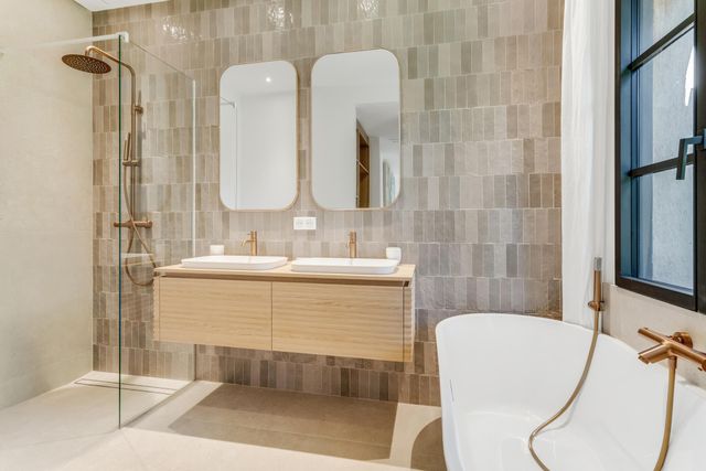 Maison &agrave; vendre - 7 pi&egrave;ces - 186 m2 - La Croix Valmer - 83 - PROVENCE-ALPES-COTE-D-AZUR