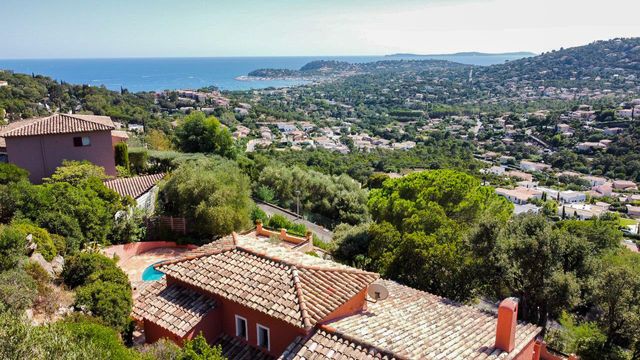 Maison &agrave; vendre - 5 pi&egrave;ces - 140 m2 - Cavalaire Sur Mer - 83 - PROVENCE-ALPES-COTE-D-AZUR