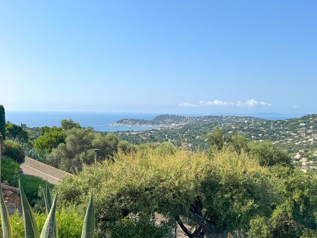 Maison &agrave; vendre - 5 pi&egrave;ces - 140 m2 - Cavalaire Sur Mer - 83 - PROVENCE-ALPES-COTE-D-AZUR