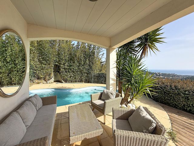 Maison &agrave; vendre - 5 pi&egrave;ces - 110 m2 - Cavalaire Sur Mer - 83 - PROVENCE-ALPES-COTE-D-AZUR